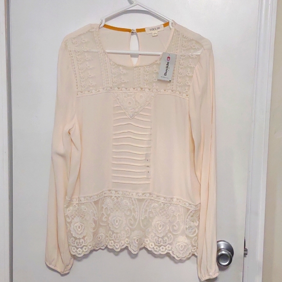 Taylor & Sage Tops Nwt Taylor And Sage Cream Blouse